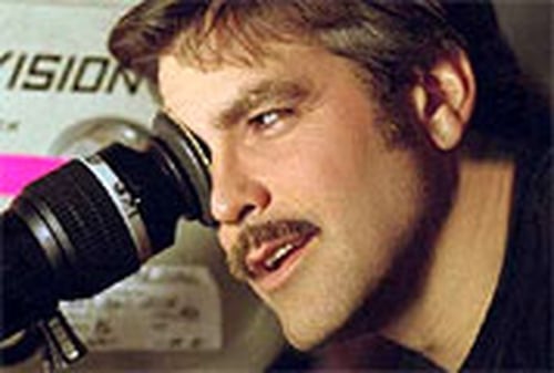 Clooney - To direct and star in romantic comedy