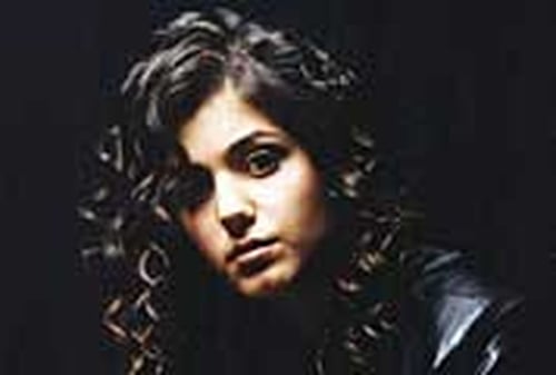 Melua - Attempting to break underwater record with performance