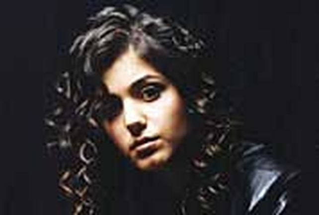 Melua - Attempting to break underwater record with performance