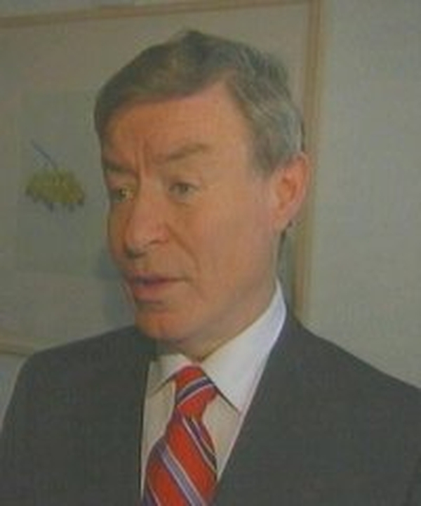 Seamus Brennan - Voluntary system won't deliver