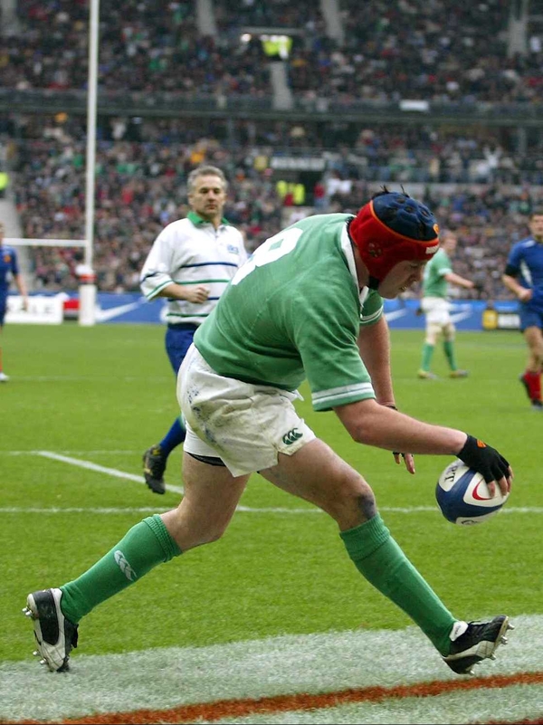 Ireland fall to French in Paris