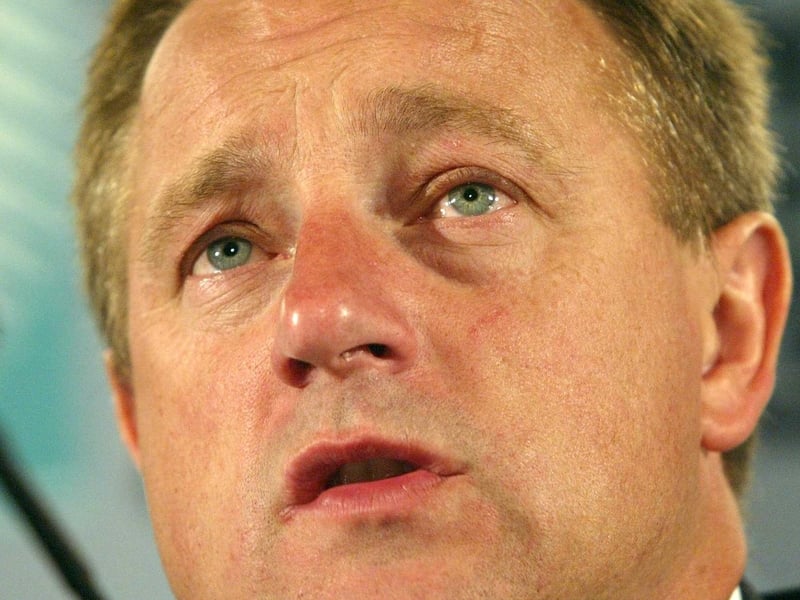 Irish coach Eddie O'Sullivan expects early pressure from the French team in paris tomorrow
