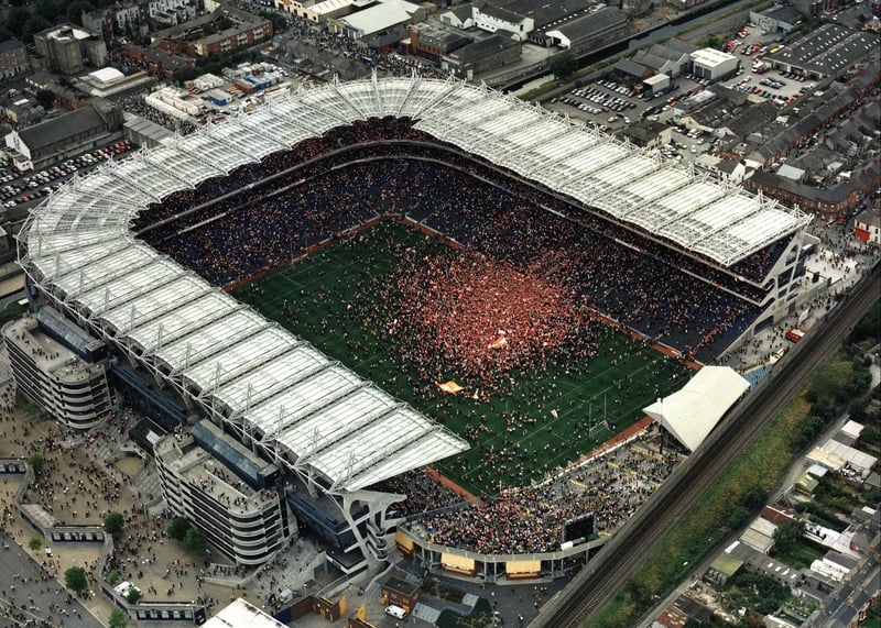 Could Brian O'Driscoll or Roy Keane be playing at Jones' Road soon?