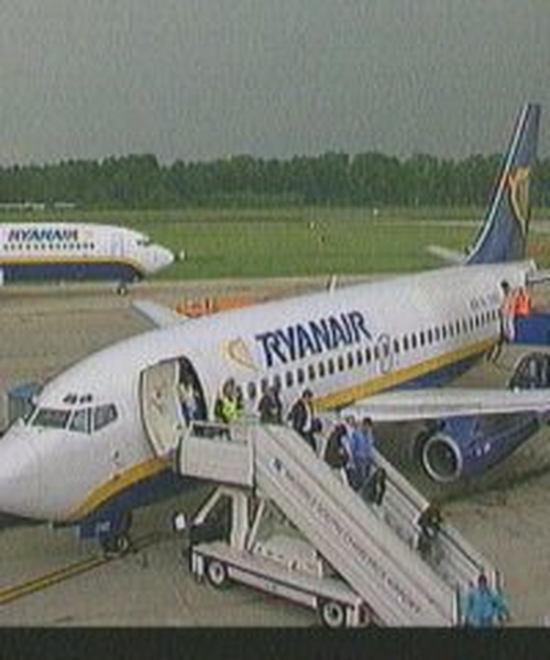 'Low air fares revolution' - Fares reduced by 9%