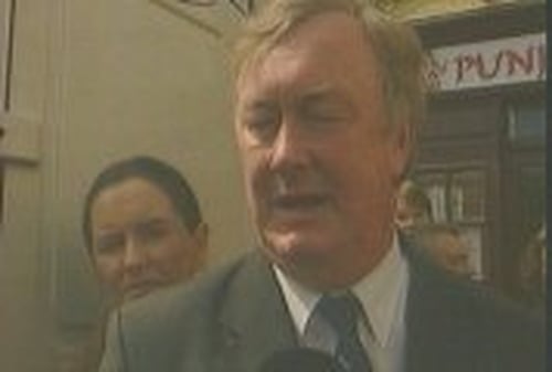 Minister for Sport John O'Donoghue has urged the FAI to "act decisively to restore public confidence"