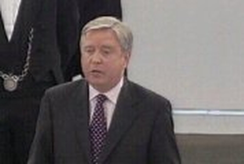 Pat Cox - Criticises EU govts over mobilising voters