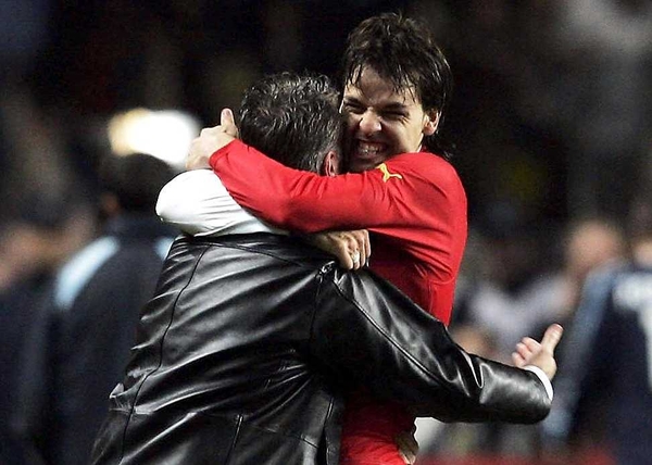 Didier Deschamps, seen here celebrating with former Monaco player Fernando Morientes, will take a break from the game