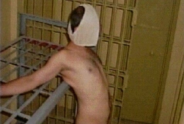 Iraqi prisoner abuse - Further pictures found