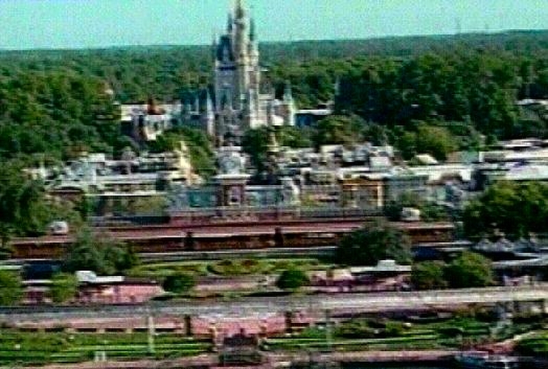 Walt Disney Co - Eisner to step down