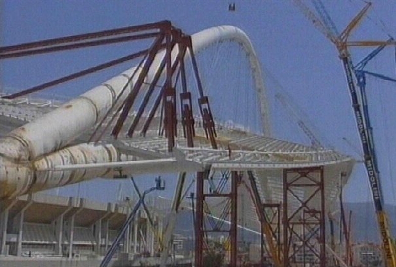Olympic Stadium - Roof under construction