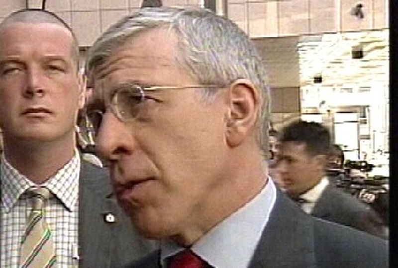 Jack Straw - Lifting arms embargo harder since China passed law
