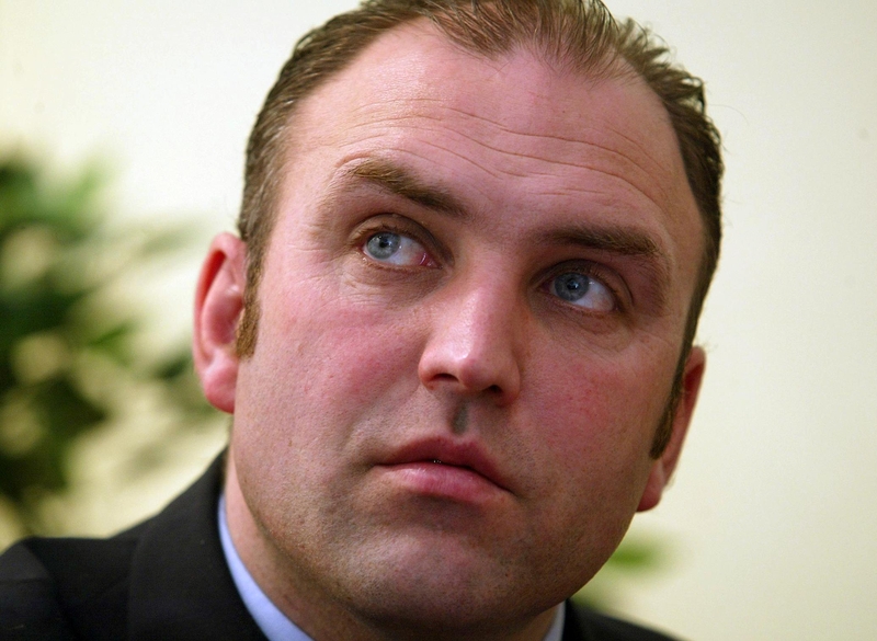 Johnny McDonnell has signed Glen Atle Larsen until the end of the 2006 season