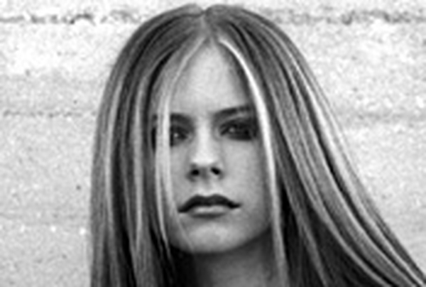 Lavigne - Reports of engagement to Sun 41 singer Whibley