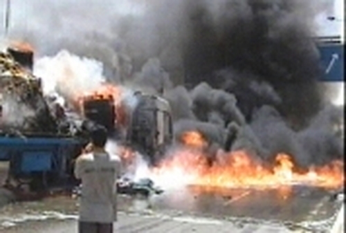 Baghdad - US convoy attacked