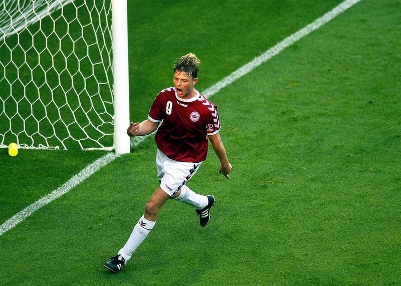 Jon-Dahl Tomasson grabbed a brace at Loftus Road