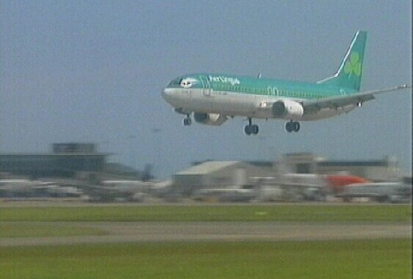 Aer Lingus - 43 trainee pilots recalled