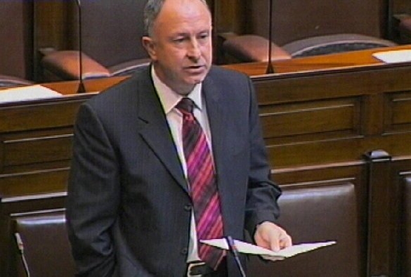 Dermot Ahern - Report into radio licensing