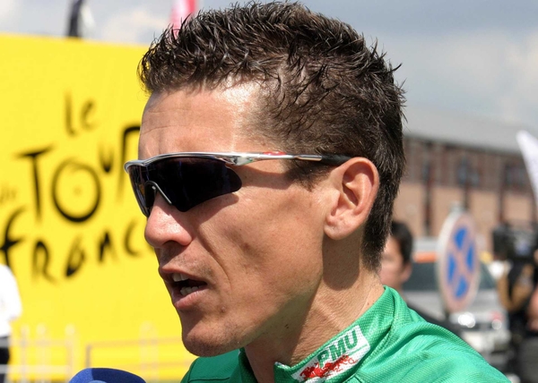 Robbie McEwan stays in the green jersey after leading the peloton home today