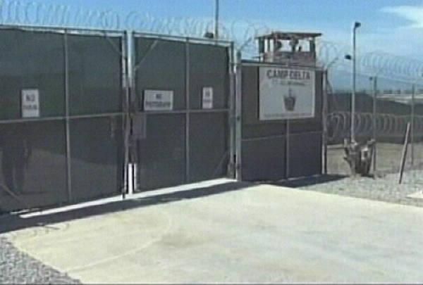 Guantanamo Bay - Lawyers say 200 refusing food