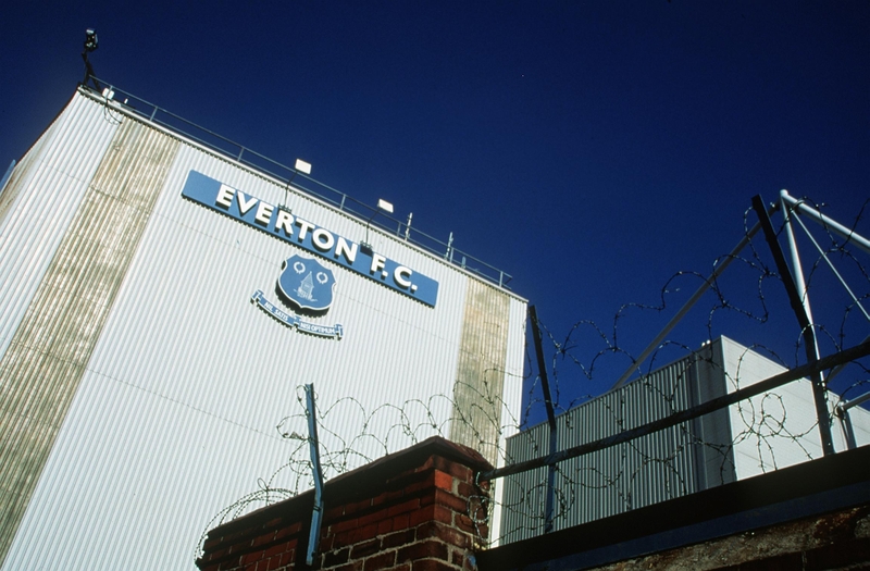 Everton handed major boost in Champions League race