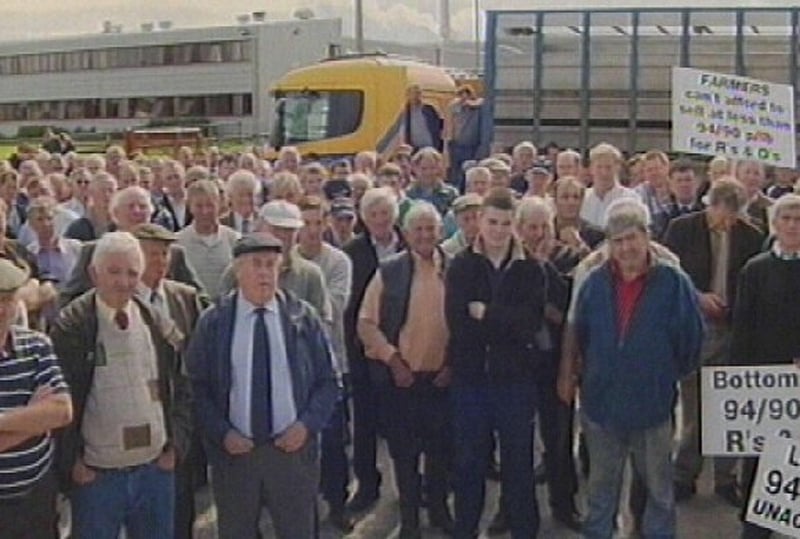 Cattle farmers - Protest over price cuts