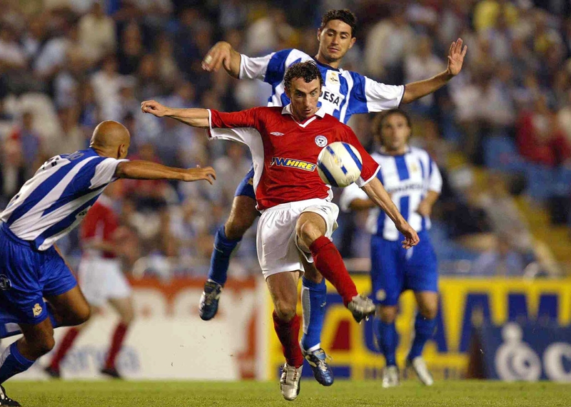 Ollie Cahill in action against Deportivo tonight in Spain
