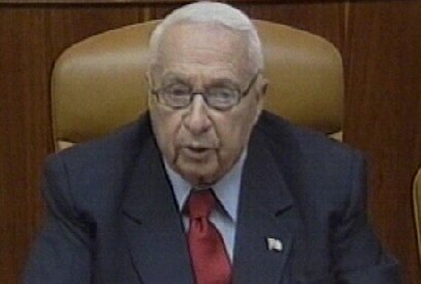 Ariel Sharon - Condemns Jewish gunman