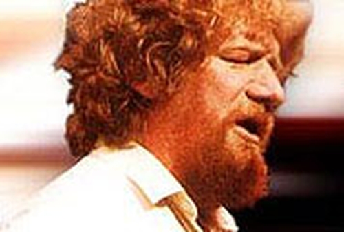 Luke Kelly - Council to commission statue