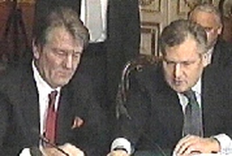 Yushchenko &amp; Yanukovych - Coalition prospect opens up