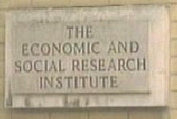ESRI - Study forecasts economic growth