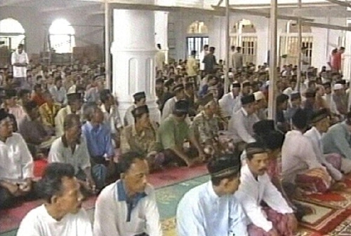 Aceh, Indonesia - Prayers in badly hit region