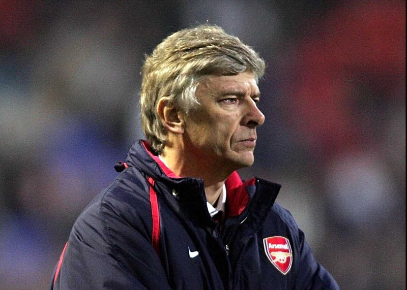 Arsene Wenger has bemoaned the lack of excitement in the Barclays Premiership lately