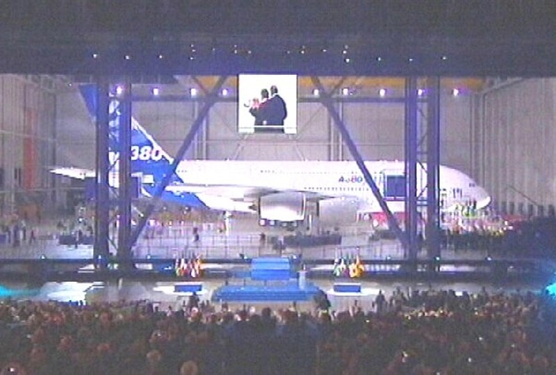 Airbus A380 - Biggest ever passenger plane