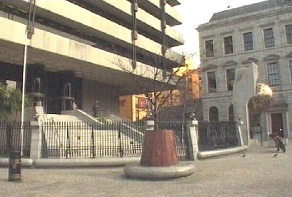 Central Bank - First quarterly bulletin of 2006