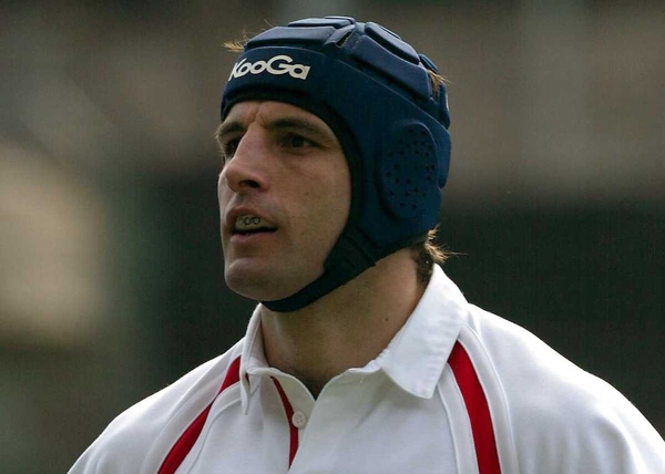 Danny Grewcock scored a try for Bath to give his side a 28-18 half-time lead over Saracens