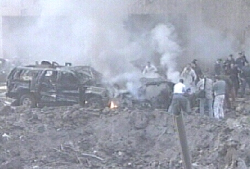 Beirut - Massive car bomb kills 13