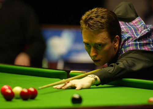 Ken Doherty rattles off eight frames in a row for victory