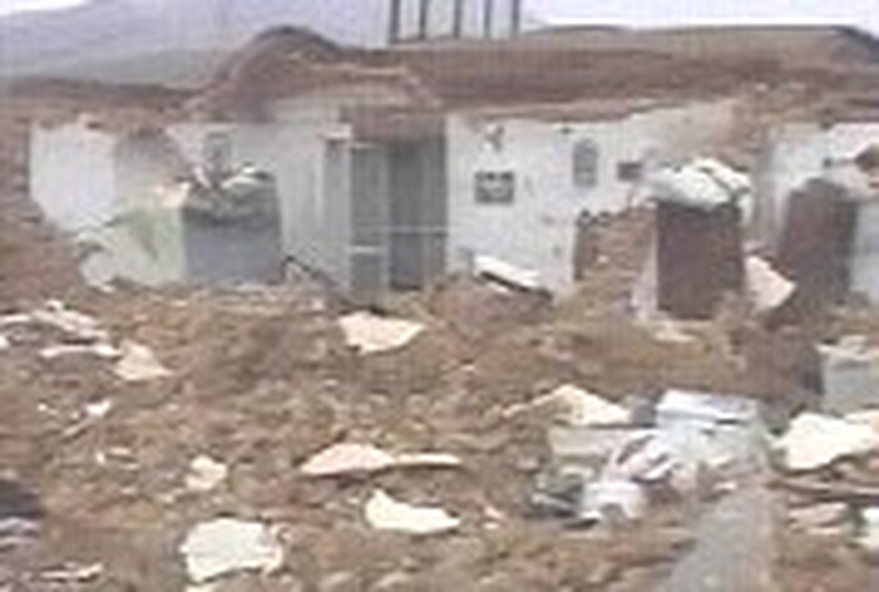 Iran earthquake - Rescue workers hampered