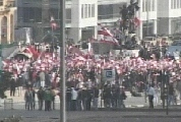 Beirut demonstration - Government resigns