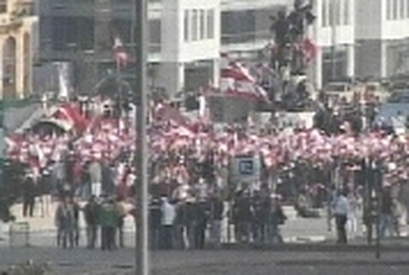 Beirut demonstration - Government resigns
