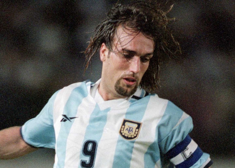 Gabriel Batistuta is to retire from the game
