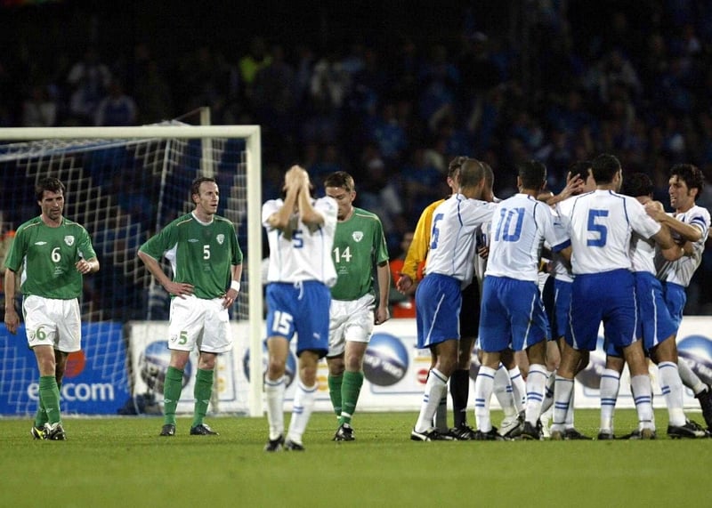 Roy Keane, Andy O'Brien, and Matt Holland react to Israel's late equaliser in Tel Aviv tonight