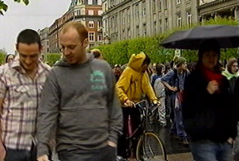 Dublin - Protestors march through city