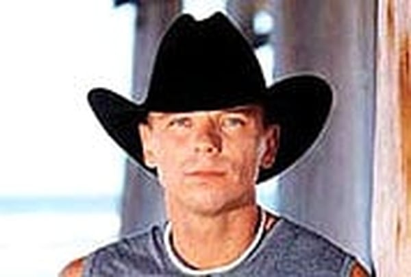 Chesney - Married Zellweger in Caribbean ceremony