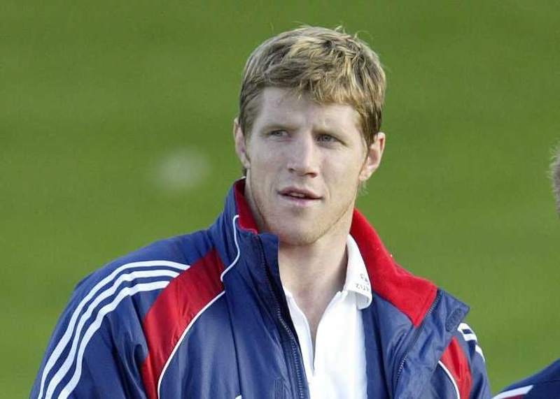 Simon Easterby moves on to the bench instead of Owen.
