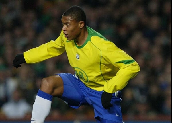 Julio Baptista hit the first goal of the final as Brazil hammered Argentina 3-0 to retain the title