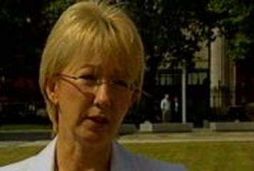 Mary Hanafin - Announces plans for bus safety
