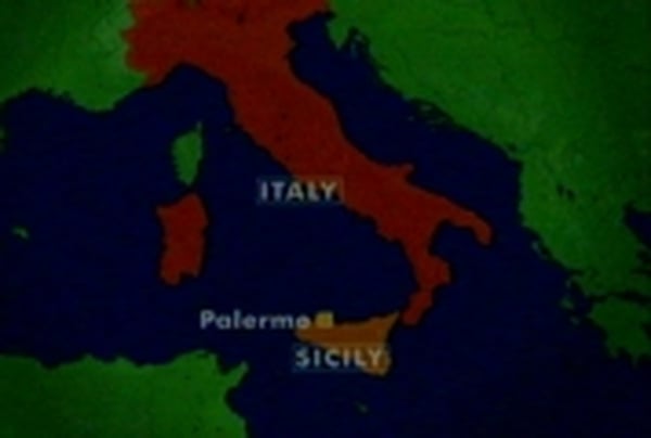 Italy - 14 people die in crash