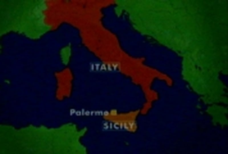 Italy - 14 people die in crash