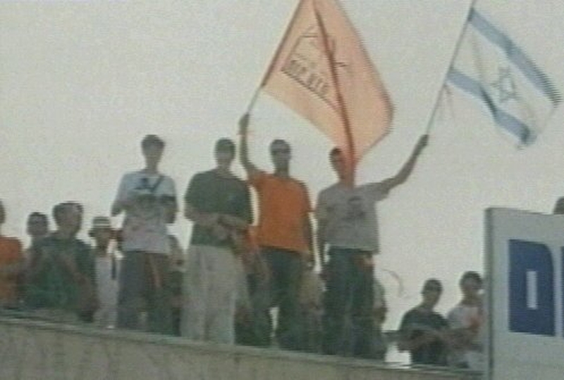 Kfar Darom - Settlers refusing to leave